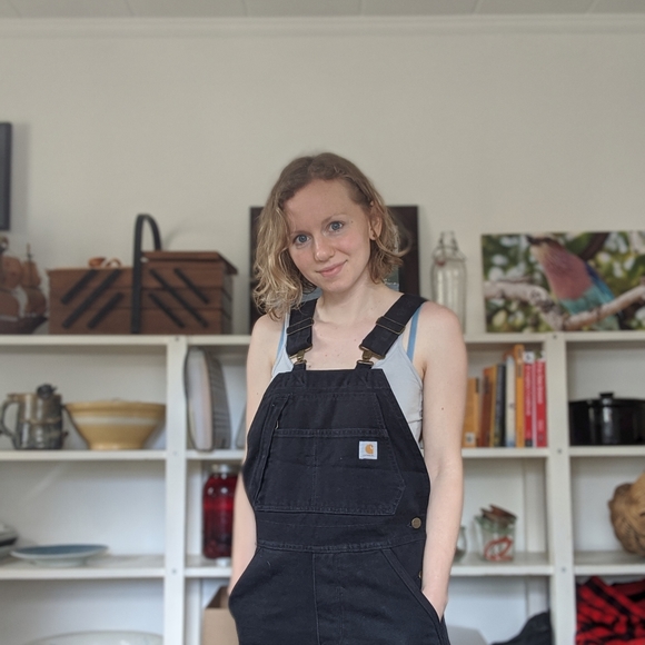 Meet your Posher, Elli - Picture 2 of 5